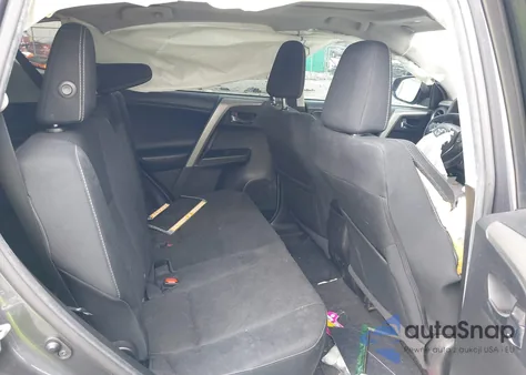 2018 Toyota Rav4 Xle z USA, uszkodzony, nr VIN 2T3WFREV8JW429188